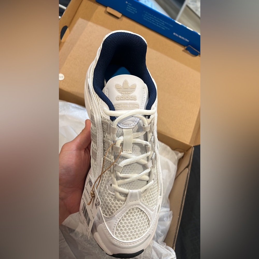 Adidas athletic shoes women’s